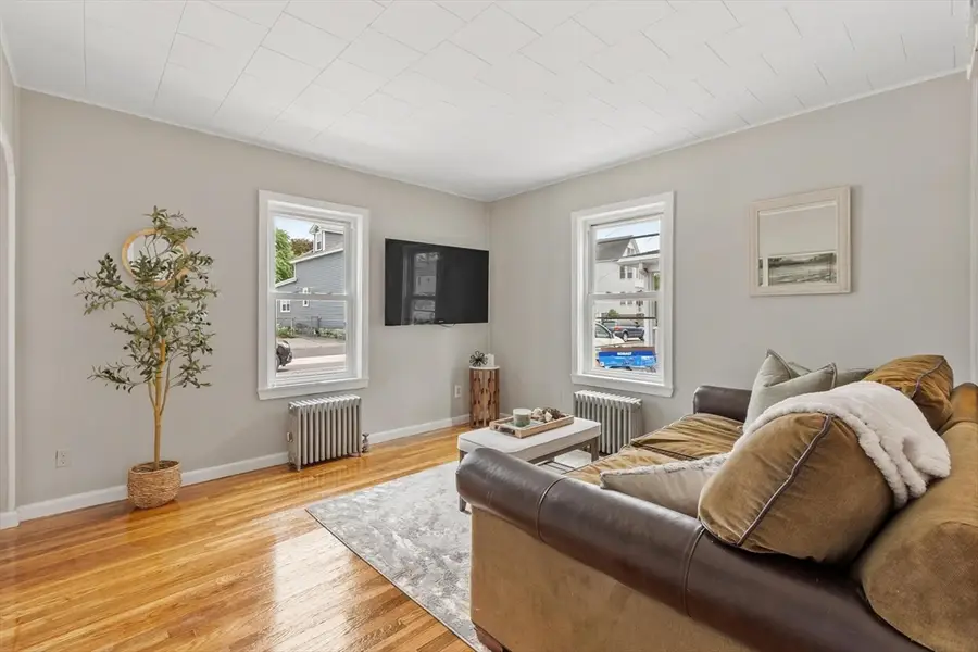 20 Carolyn St, Lowell, MA 01850 - #3