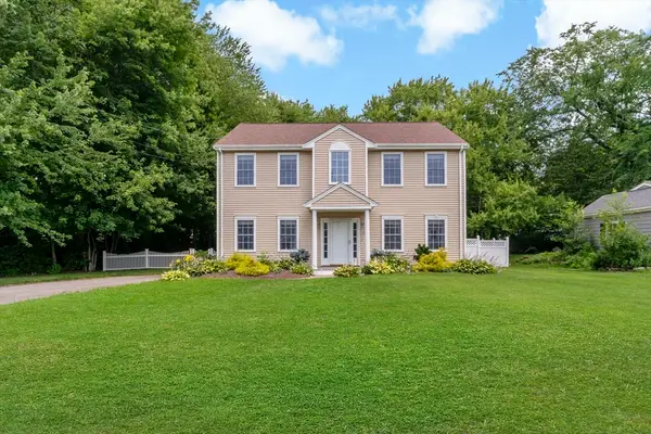 38 Anelia Street, Somerset, MA 02726