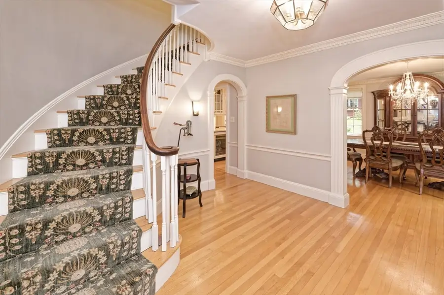 133 Arnold Rd, Newton, MA 02459 - #3