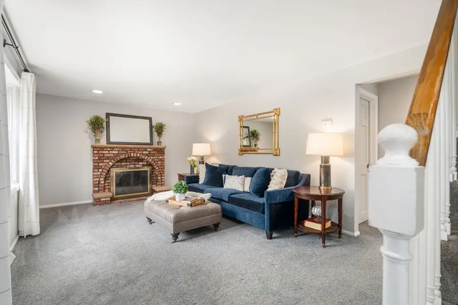 102 Cherry St, Framingham, MA 01701 - #3