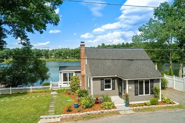32 Treasure Island Rd, Plainville, MA 02762