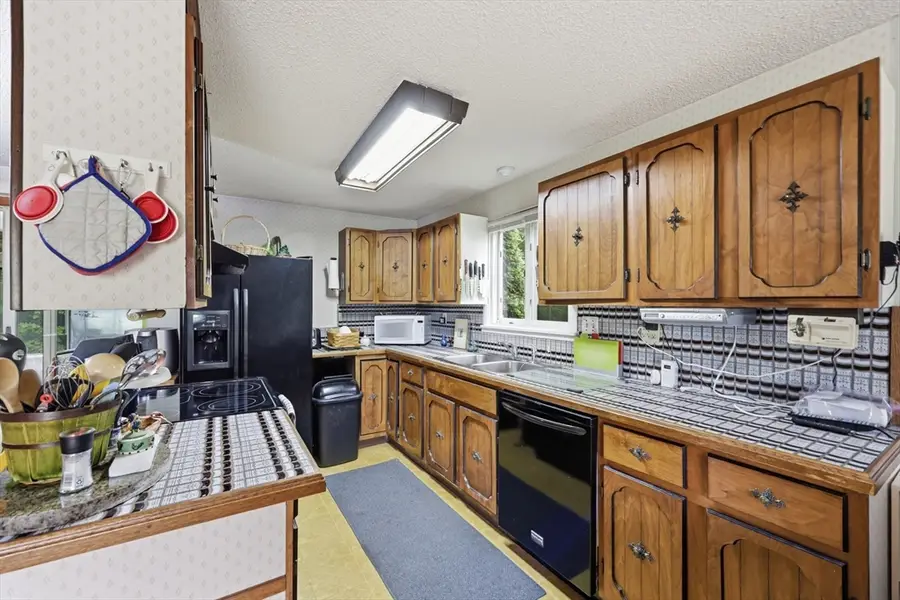 1303 Calkins Rd, Palmer, MA 01069 - #3