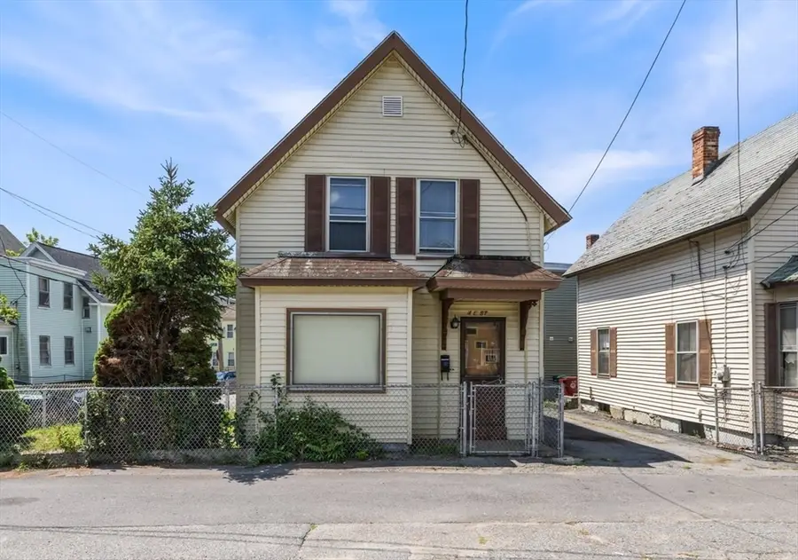 4 L St, Lowell, MA 01850 - #2