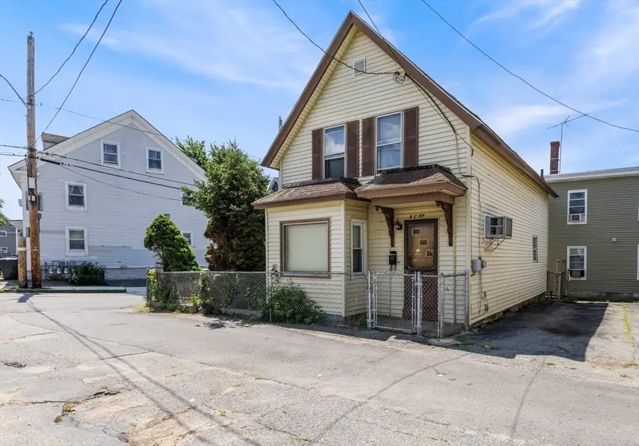 4 L St, Lowell, MA 01850 - #3