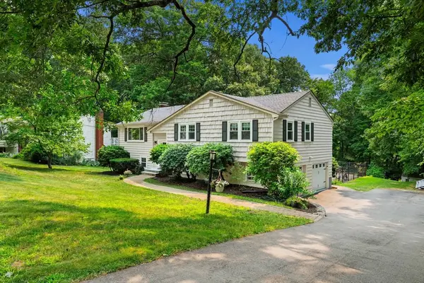 15 Crestwood Drive, Framingham, MA 01701