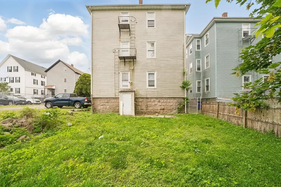646 Birch St, Fall River, MA 02724 - #3