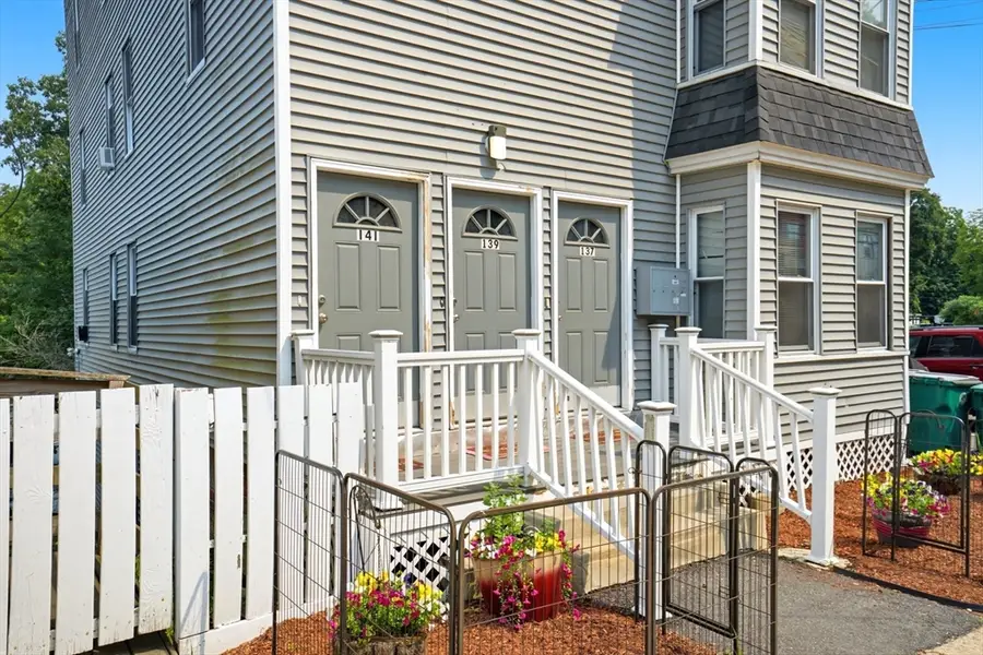141 Mechanic St, Fitchburg, MA 01420 - #3