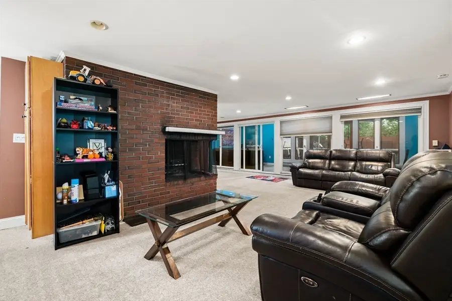 10 Rafferty Rd, Stoneham, MA 02180 - #3