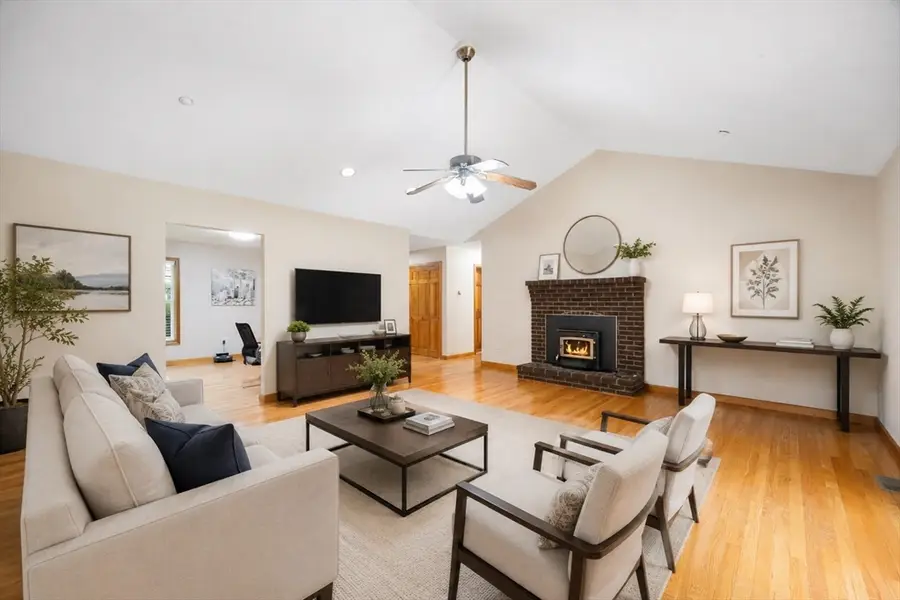7 Margaret Dr, Wilbraham, MA 01095 - #3