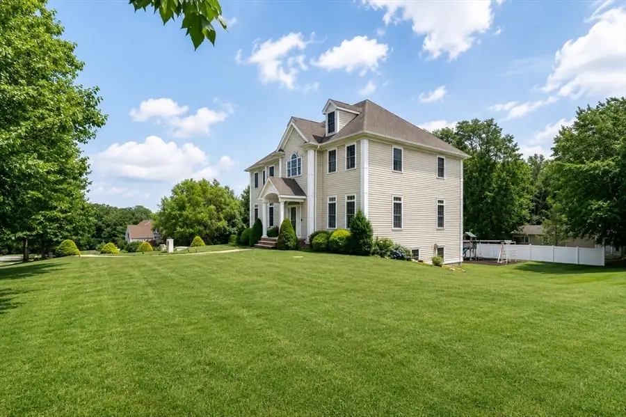 3 Great Acres Dr, Hanover, MA 02339 - #3