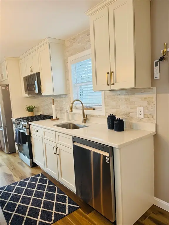 230 Cedar Ave, Portsmouth, RI 02871 - #3