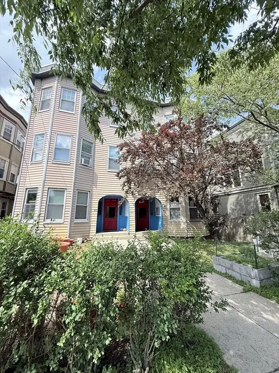 83 Francis St #5, Brookline, MA 02446