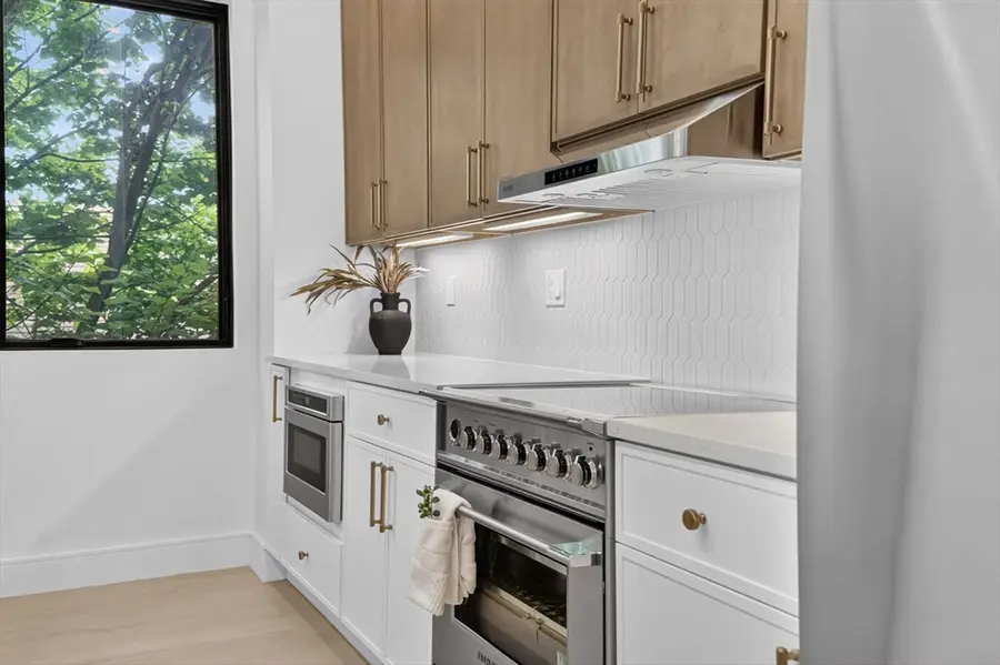 15 Clyde St #D, Somerville, MA 02145 - #3