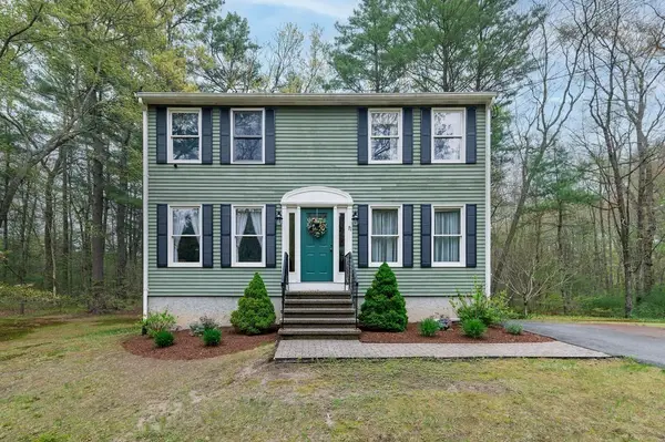 71 Harvey St, Taunton, MA 02780