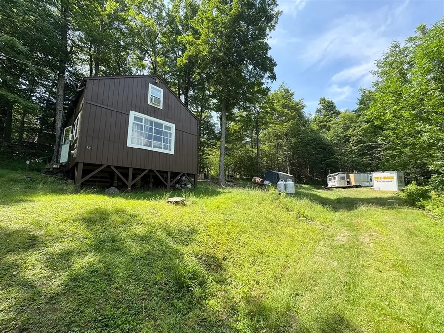 32 Navaho Ln, Heath, MA 01346 - #3