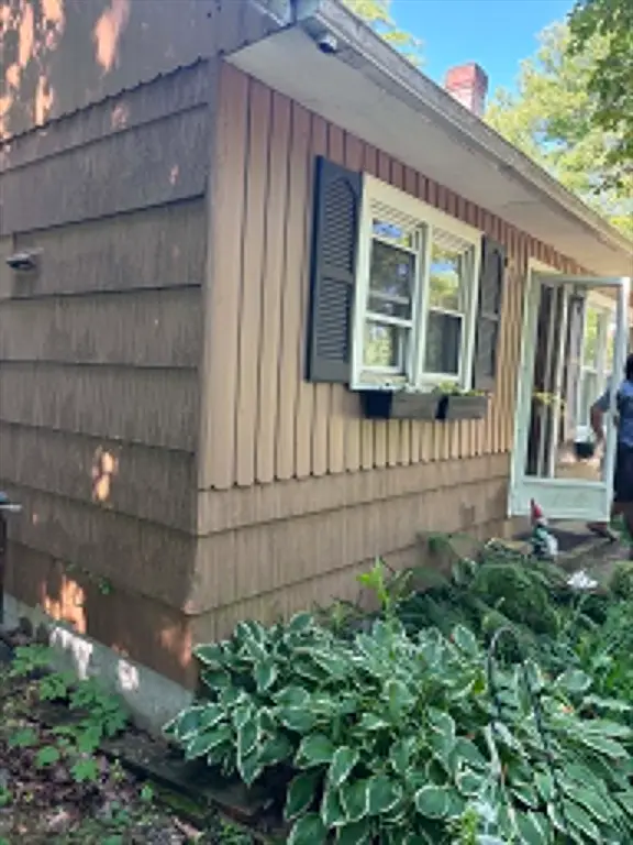 75 Coolidge St, Athol, MA 01331
