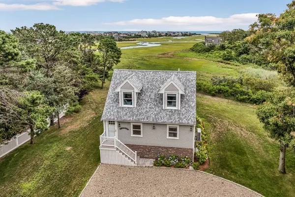 4 Arrowhead Cir, Sandwich, MA 02537
