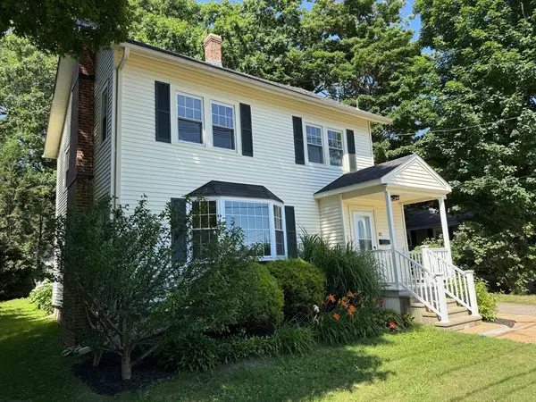 82 Hartwell St, Southbridge, MA 01550