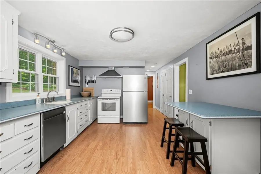 15 Alpine St, Millbury, MA 01527 - #2