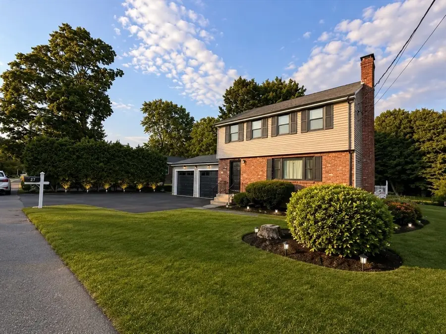 27 Sumner St, Brockton, MA 02301 - #3