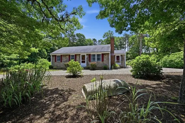 10 Circle Dr, Eastham, MA 02642