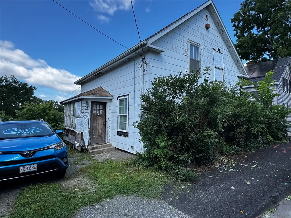 21 Dryden St, Worcester, MA 01605 - #1