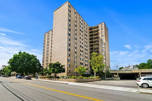 1025 Hancock St #4A, Quincy, MA 02169