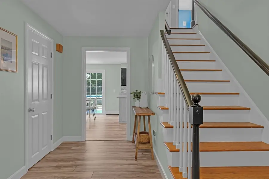 198 Meadow Wood Dr, Holden, MA 01520 - #3