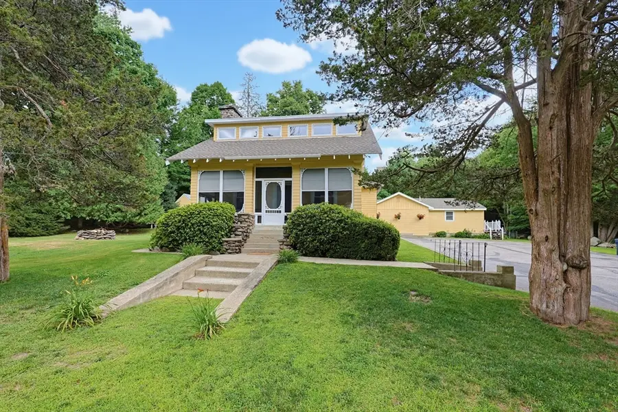 733 Pleasant St, Marlborough, MA 01752 - #2