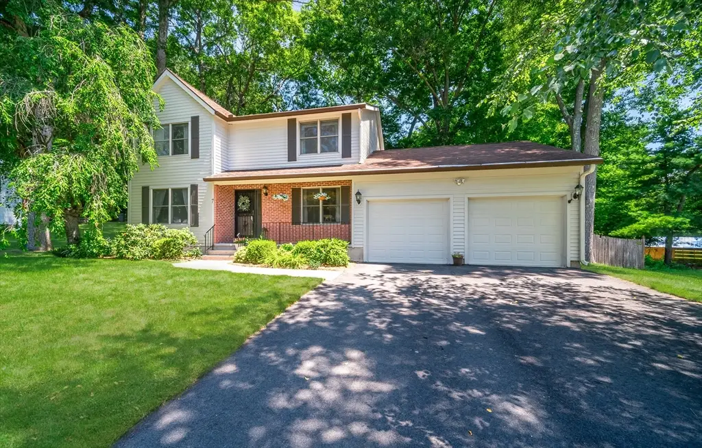 7 Bunker Cir, East Longmeadow, MA 01108 - #1