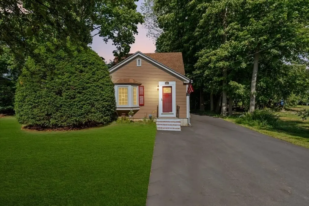 446 Plymouth St, Abington, MA 02351 - #1