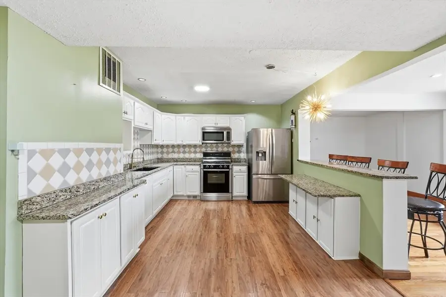 137 Reservoir Ave, Providence, RI 02907 - #2
