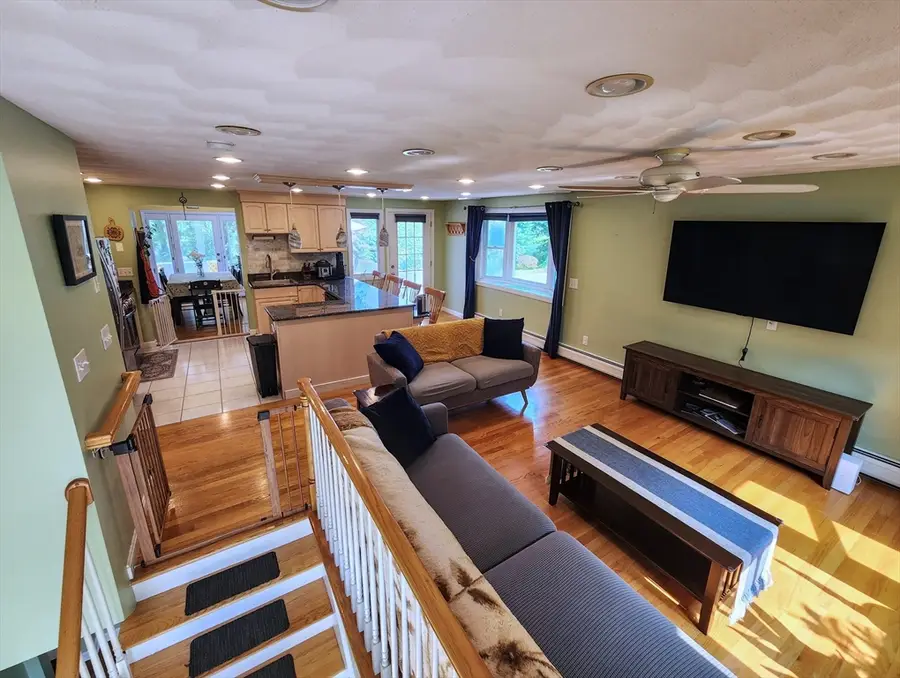 4 Amherst St, North Billerica, MA 01862 - #3
