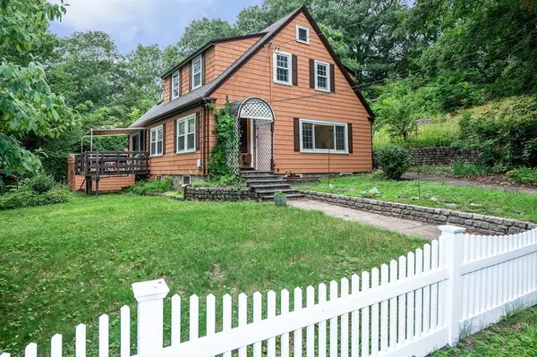 160 Forest St, Melrose, MA 02176