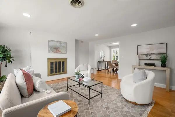 62 James St, Newton, MA 02465