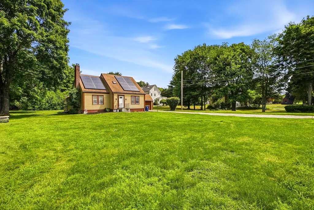 284 Village St, Medway, MA 02053 - #1