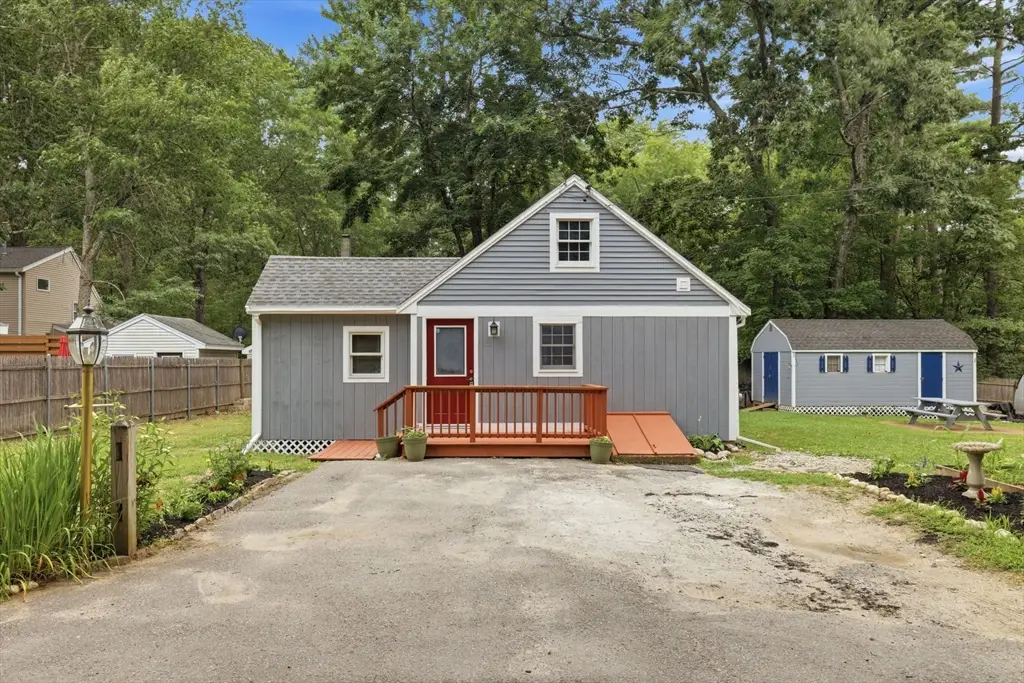 18 Fuller Ave, Lancaster, MA 01523 - #1