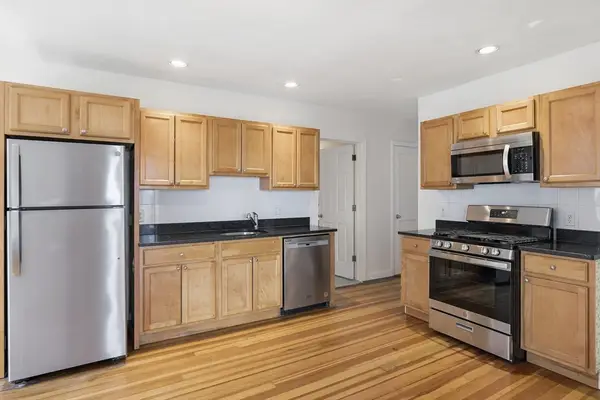 41 Harbor St #4, Salem, MA 01970
