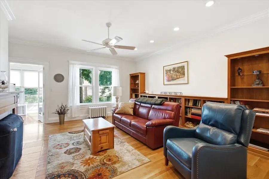 314 Newtonville Avenue #4, Newton, MA 02460 - #3