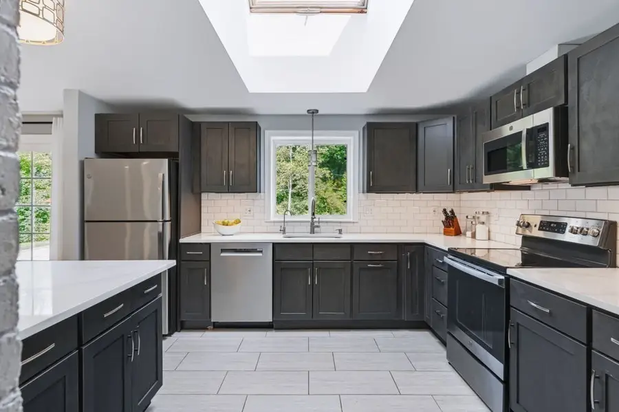 29 Canterbury Hill Rd, Topsfield, MA 01983 - #3