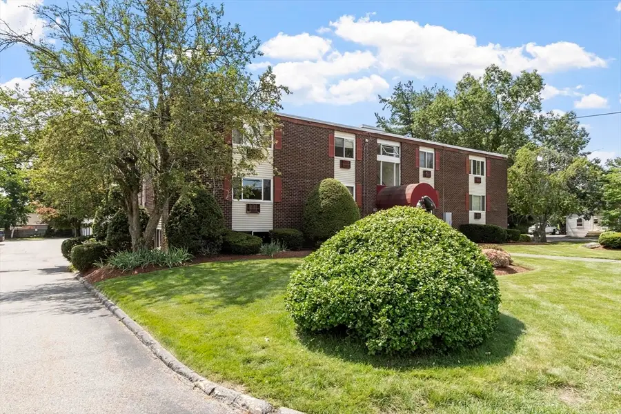 215 Chelmsford St #4, Chelmsford, MA 01824 - #3