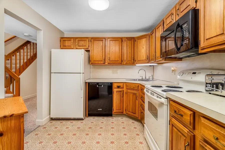 510B Ridgefield Cir #510B, Clinton, MA 01510 - #3