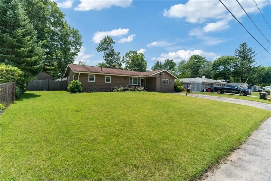 31 Stephen Dr, Brockton, MA 02302 - #3