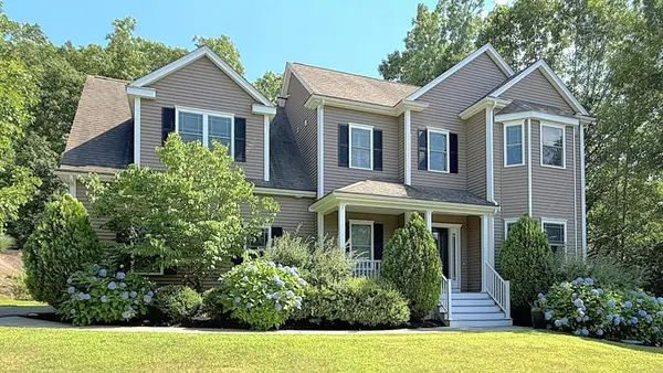 53 Ridge Rd, Wrentham, MA 02093