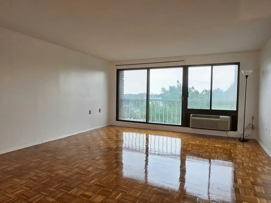 1105 Massachusetts Ave #6A, Cambridge, MA 02138 - #3