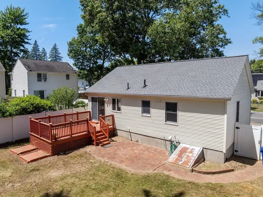 15 Herbert Ave, Springfield, MA 01119 - #3