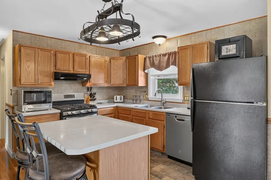 158 Amity St, Fall River, MA 02721 - #2