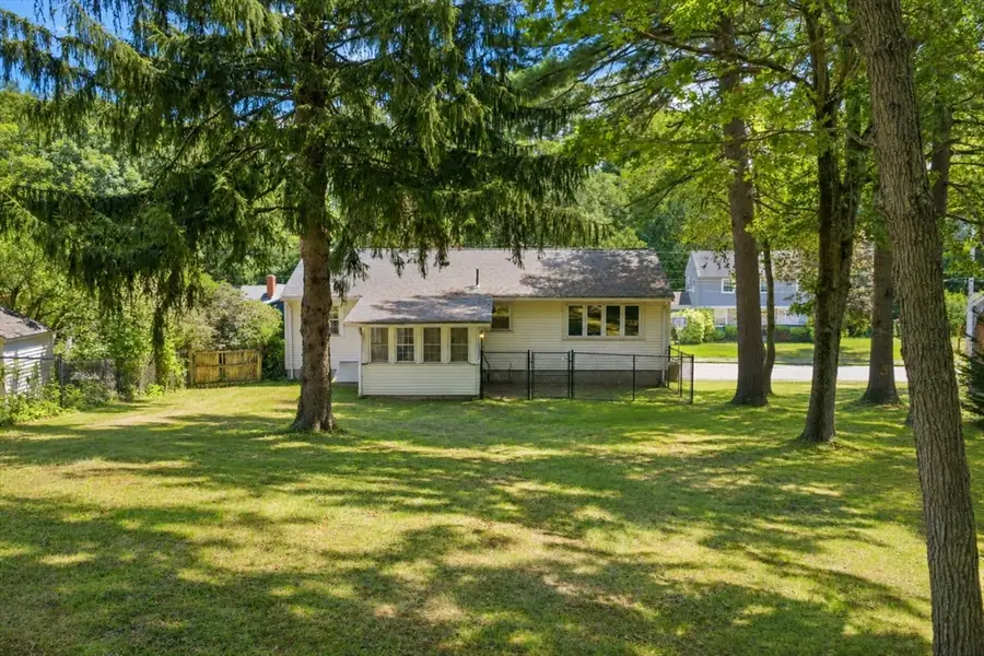 165 King Philip St, Weymouth, MA 02190 - #3