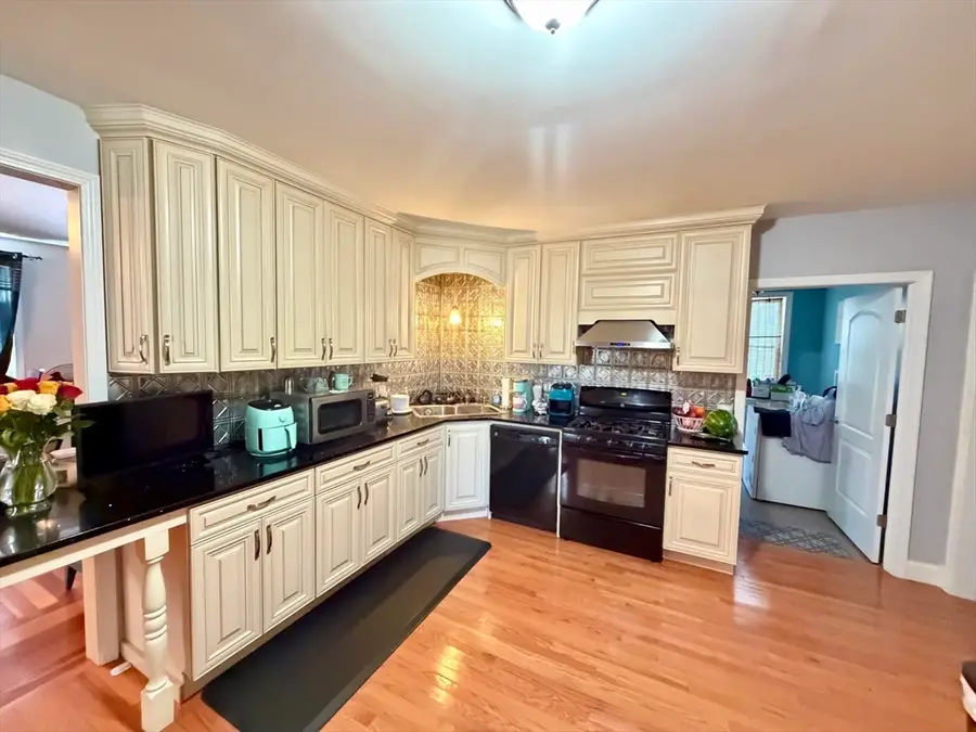 162 Narragansett Blvd, Chicopee, MA 01013 - #3