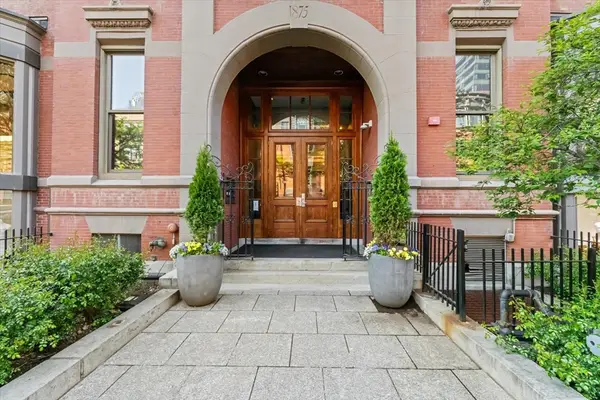 201 Newbury St #506, Boston, MA 02116
